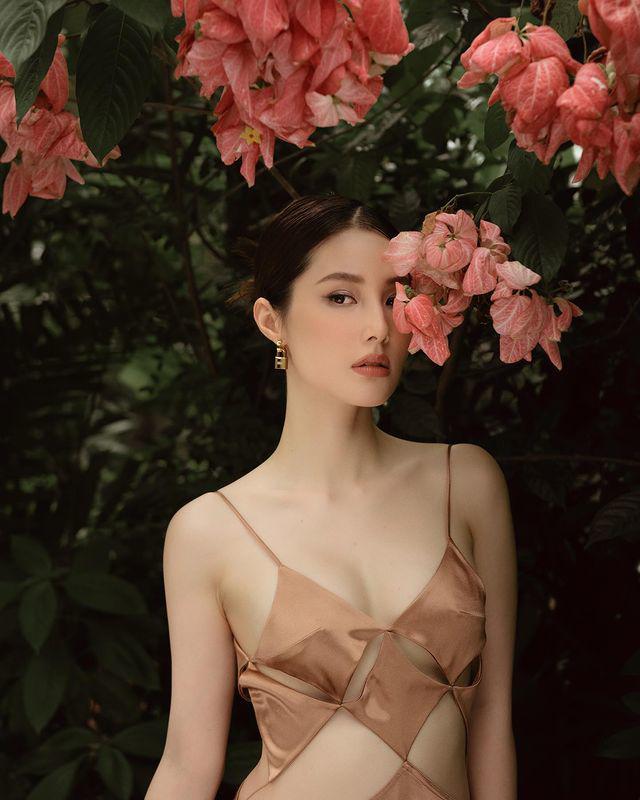 Diện váy xẻ tứ tung chậm chân hơn, Diễm My 9X vẫn lấn át Ngọc Trinh-1