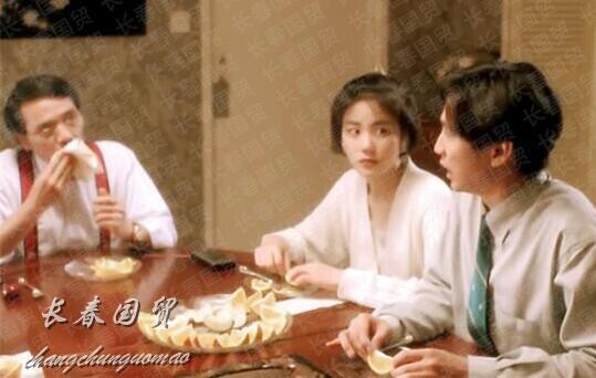 Vương Phi đẹp rung động lòng người 30 năm trước-3