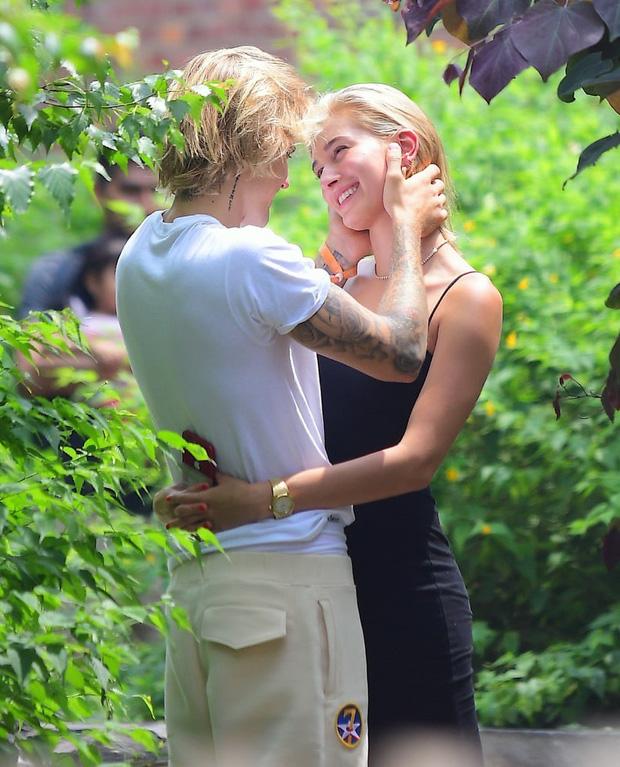 Thiều Bảo Trâm - Selena Gomez và 8 năm thanh xuân trùng hợp kì lạ-5