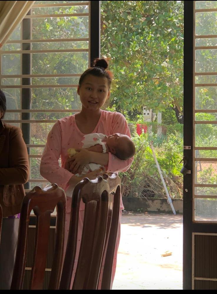 Xịt máu mũi với chồng người ta gửi vợ mỗi lần trăm triệu tiêu vặt-2