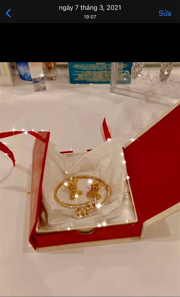 Xịt máu mũi với chồng người ta gửi vợ mỗi lần trăm triệu tiêu vặt-11