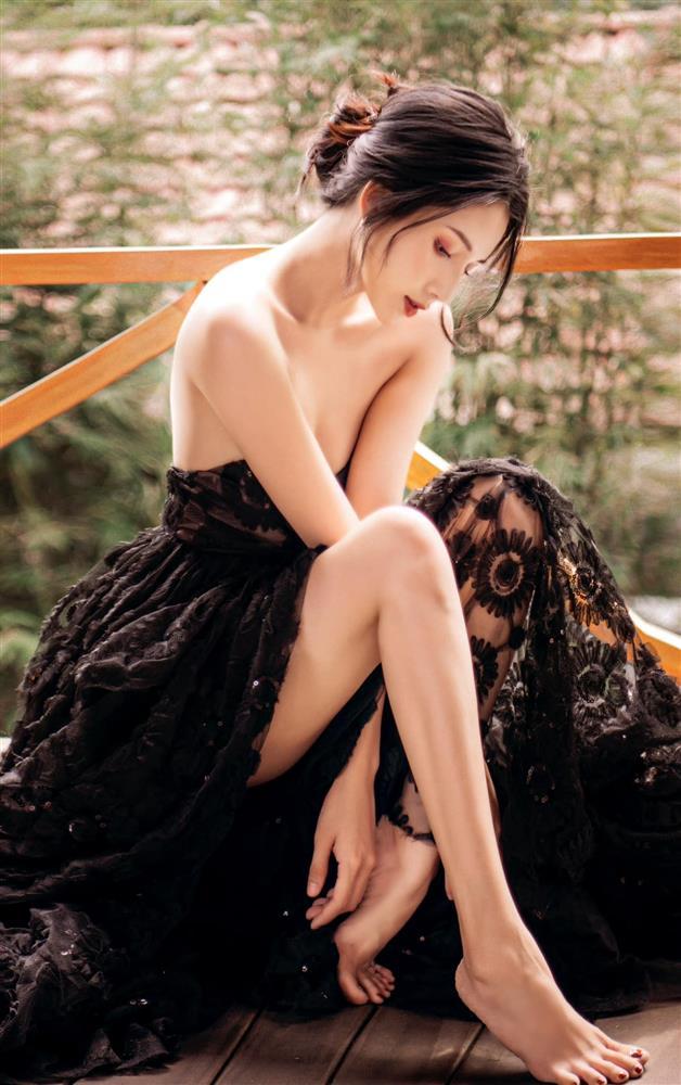 Thoát Covid-19, tình cũ của Jack tái xuất khoe lưng trần bạo liệt-3