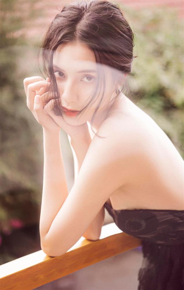 Thoát Covid-19, tình cũ của Jack tái xuất khoe lưng trần bạo liệt-4