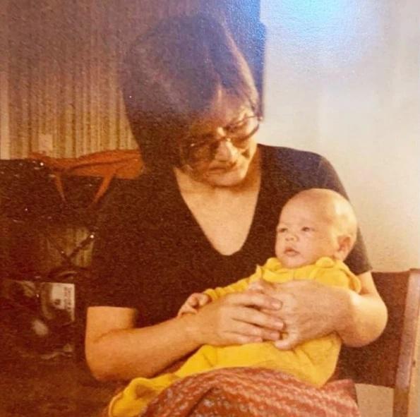 Thông gia Kim Lý - Hà Hồ sánh đôi phong độ: Thời trẻ thua kém ai đâu!-6