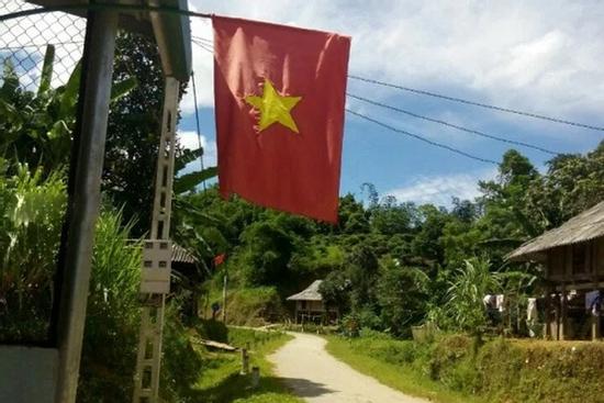 Một xã 'bắt' người địa phương phải về ăn Tết trước 22 ngày