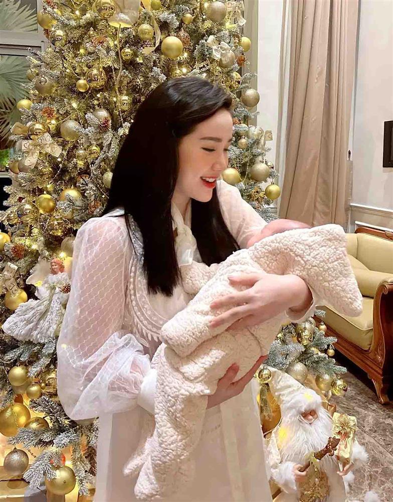 Bảo Thy ở cữ sặc mùi tiền trong biệt thự triệu đô-8