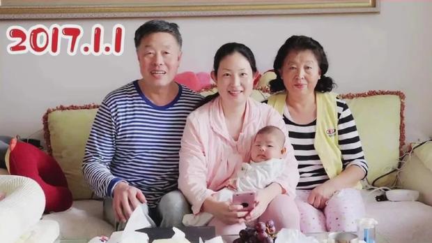 Cô gái khoe ảnh chụp Tết mỗi năm, kéo đến cuối lặng người-1