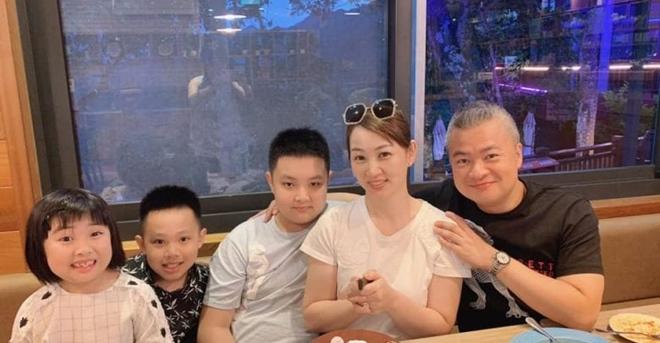 Siêu vòng 1 là vợ chủ hộp đêm diện bikini hớp hồn đàn ông-5