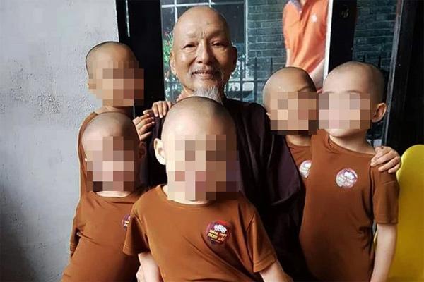 Tịnh thất Bồng Lai xin đủ tiền mua ô tô, fan tặng điện thoại xịn-6