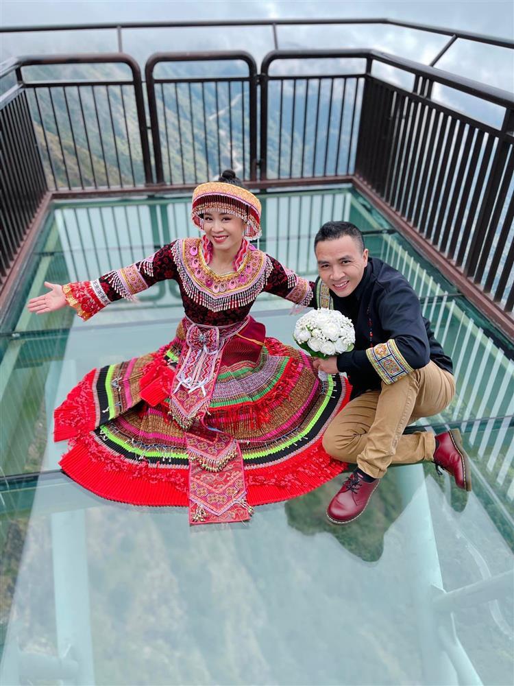 MC Hoàng Linh được chồng hai yêu chiều như bà hoàng-2