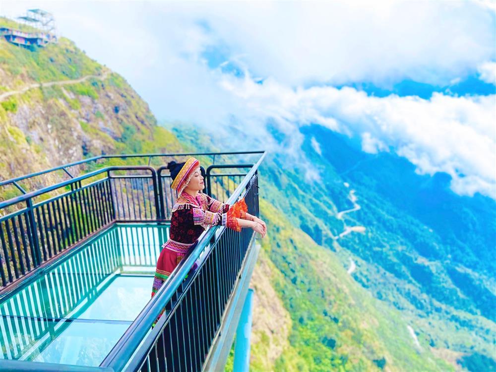 MC Hoàng Linh được chồng hai yêu chiều như bà hoàng-3