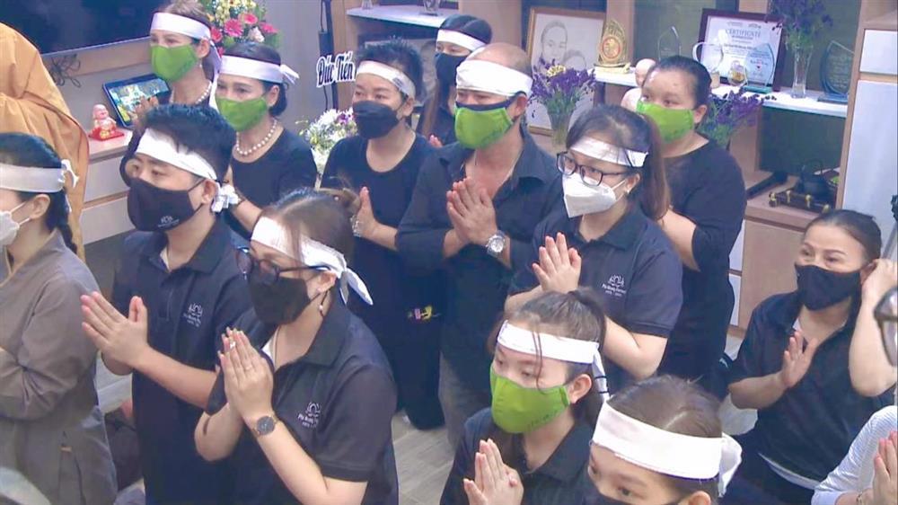 Hồ Văn Cường không tới lễ 100 ngày, con gái nuôi Phi Nhung nói gì?-1