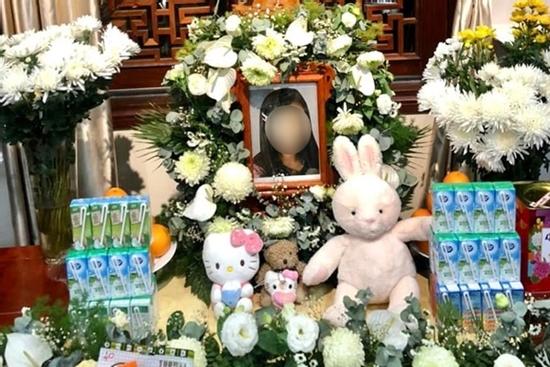 Tro cốt bé V.A. được đưa về tới quê mẹ ở Bà Rịa - Vũng Tàu