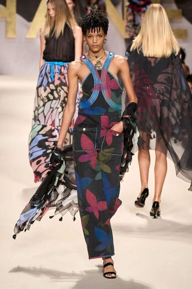 Quần jeans chuẩn xu hướng 2022 chị em không thể bỏ qua-8