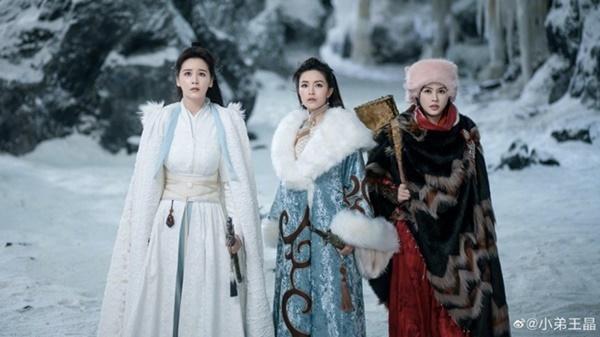 Tiểu Chiêu Tân Ỷ Thiên Đồ Long Ký qua đêm với ông trùm U70-4