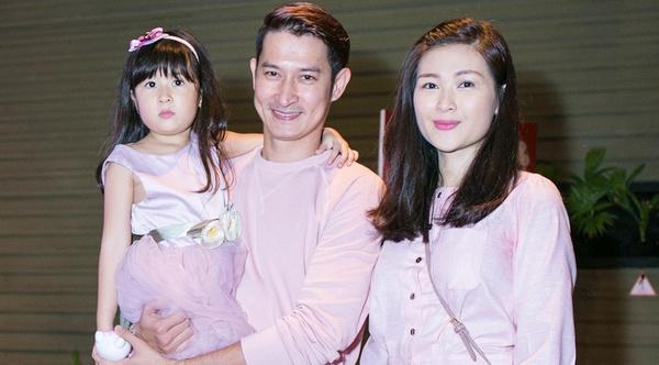 Con gái Huy Khánh và vợ Á hậu trổ giò dài sọc khi 9 tuổi-4