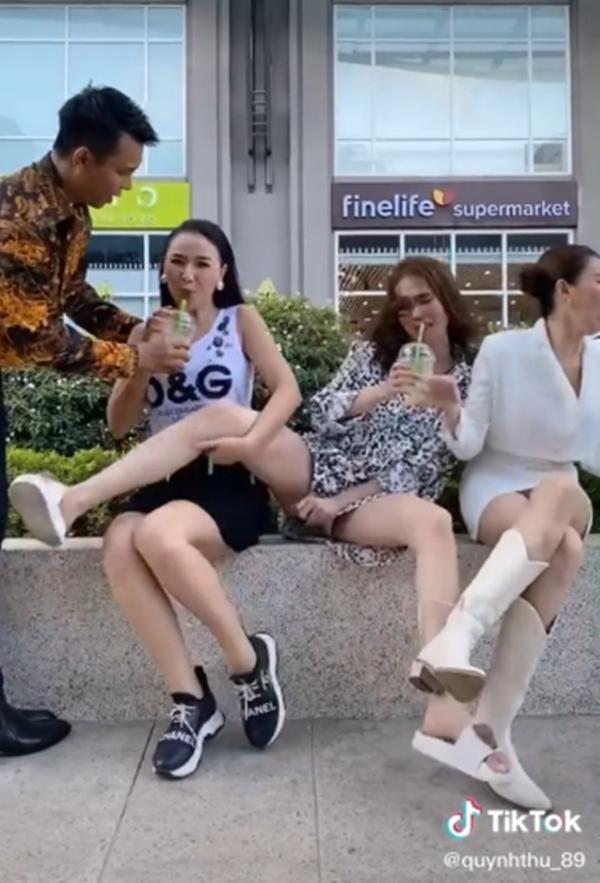 Ngọc Trinh banh càng hết cỡ: Không phản cảm sợ đời không nể?-13