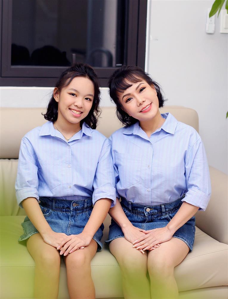 Ái nữ 12 tuổi biến Việt Hương thành nấm lùn của gia đình-1