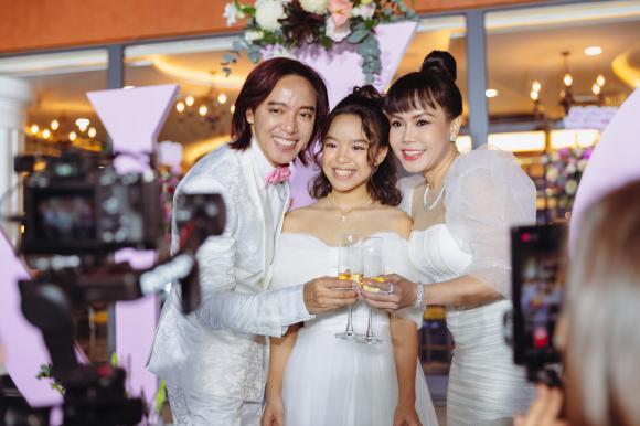 Ái nữ 12 tuổi biến Việt Hương thành nấm lùn của gia đình-7