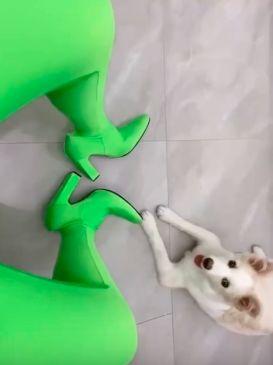 Mở quà 70 triệu bạn trai tặng, cô gái khóc thét khi thấy món đồ-4