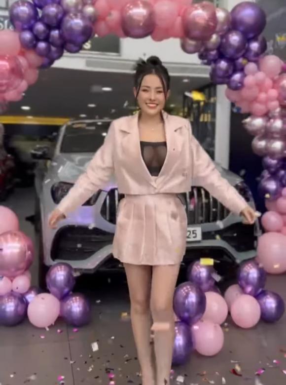 Tậu xế hộp tiền tỉ nhưng bị chê mua trả góp, Ngân 98 đáp sốc-1