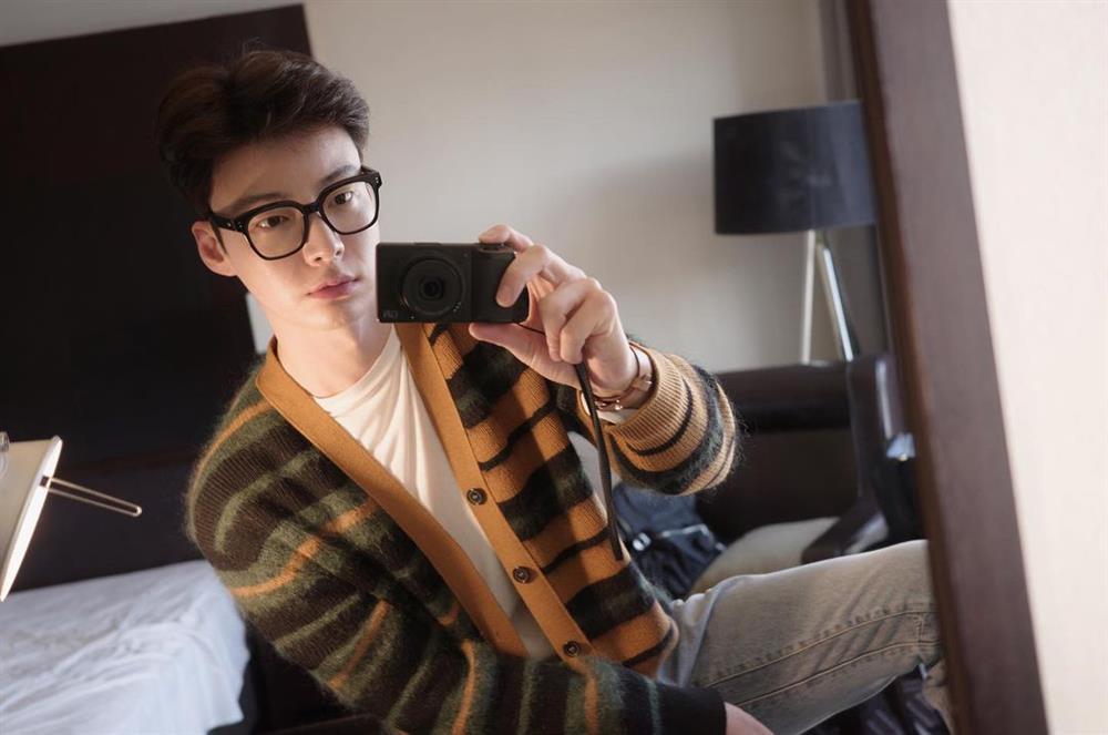 Ahn Jae Hyun đẹp trai ngỡ ngàng sau bê bối ly hôn Goo Hye Sun-7