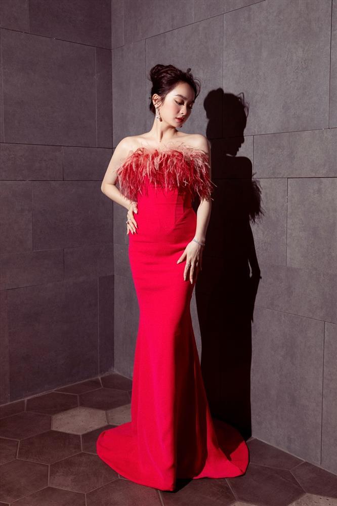 5 mỹ nhân thảm đỏ: Diễm My và Kaity bụng to, Lan Ngọc lùn mẩu-5