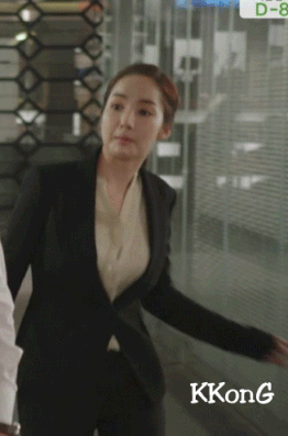 Người đẹp suýt bung cúc áo, gợi tình vượt mặt Song Hye Kyo-7