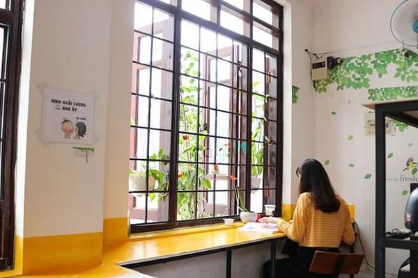 Chở con đi học, mẹ khiến con trai đứng hình vì hành động hú vía-5