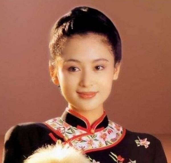 Drama tiểu tam chấn động showbiz: Vác bụng bầu ép bà cả thoái vị-4