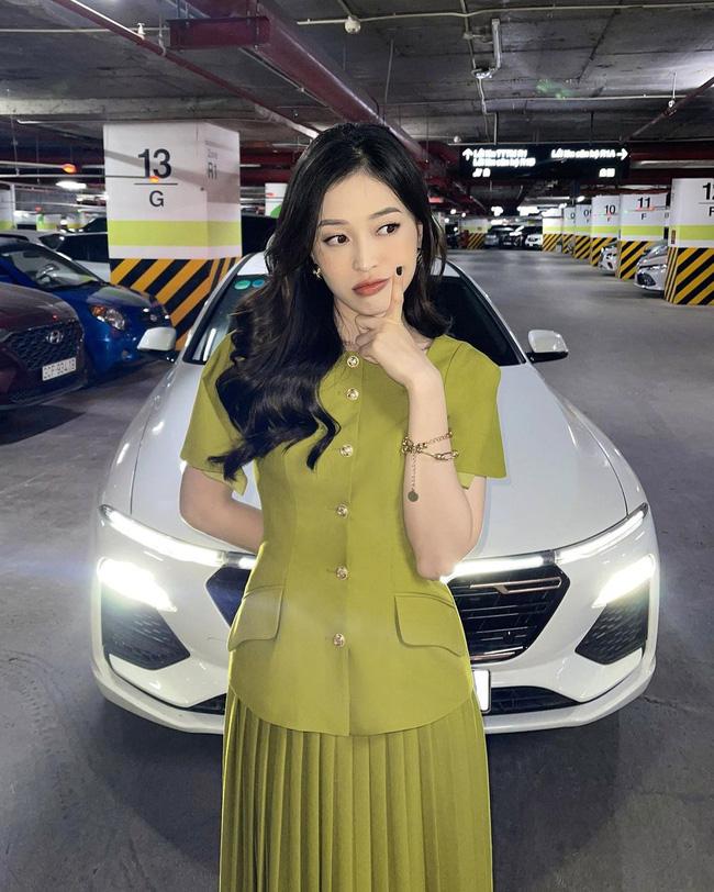 Đụng hàng Á hậu, Quỳnh Nga - Huyền Lizzie có chịu kết thảm?-7