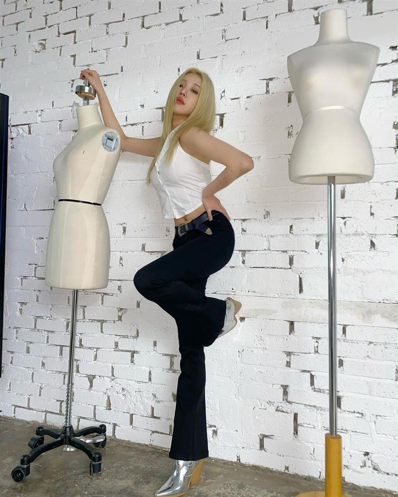 Nữ idol bị chê xấu nhất Kpop lột xác ngỡ ngàng, khó nhận ra-5