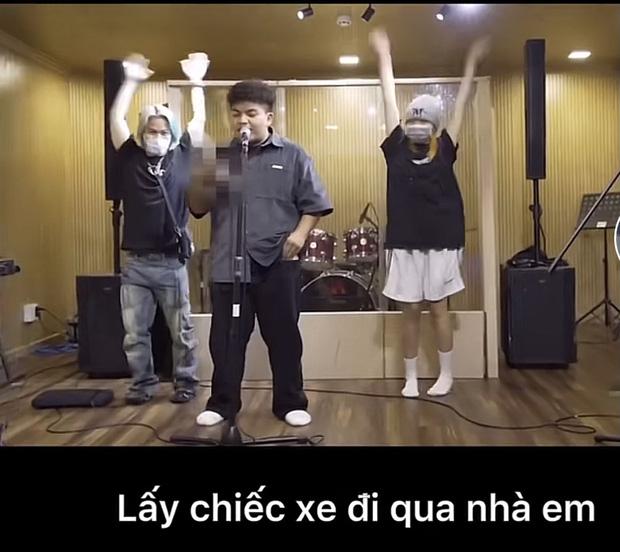 Karik u mê Lan Ngọc đến mức tái hiện lên hẳn sân khấu Rap Việt?-2