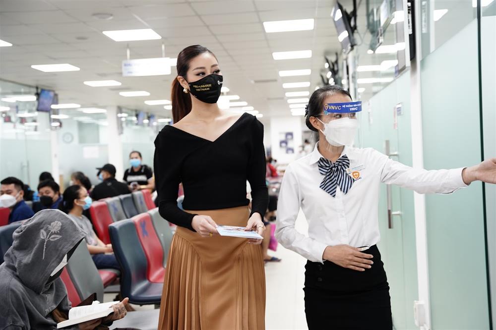 Hoa hậu Khánh Vân tiết lộ lý do chủ động tiêm vắc xin ngừa cúm-1