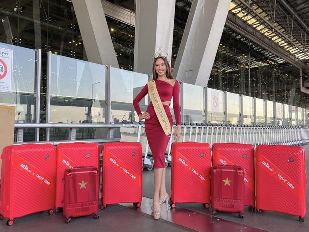 Thùy Tiên đụng hàng đầm đỏ với Kim Duyên: Nàng Hậu nào đỉnh hơn?-2