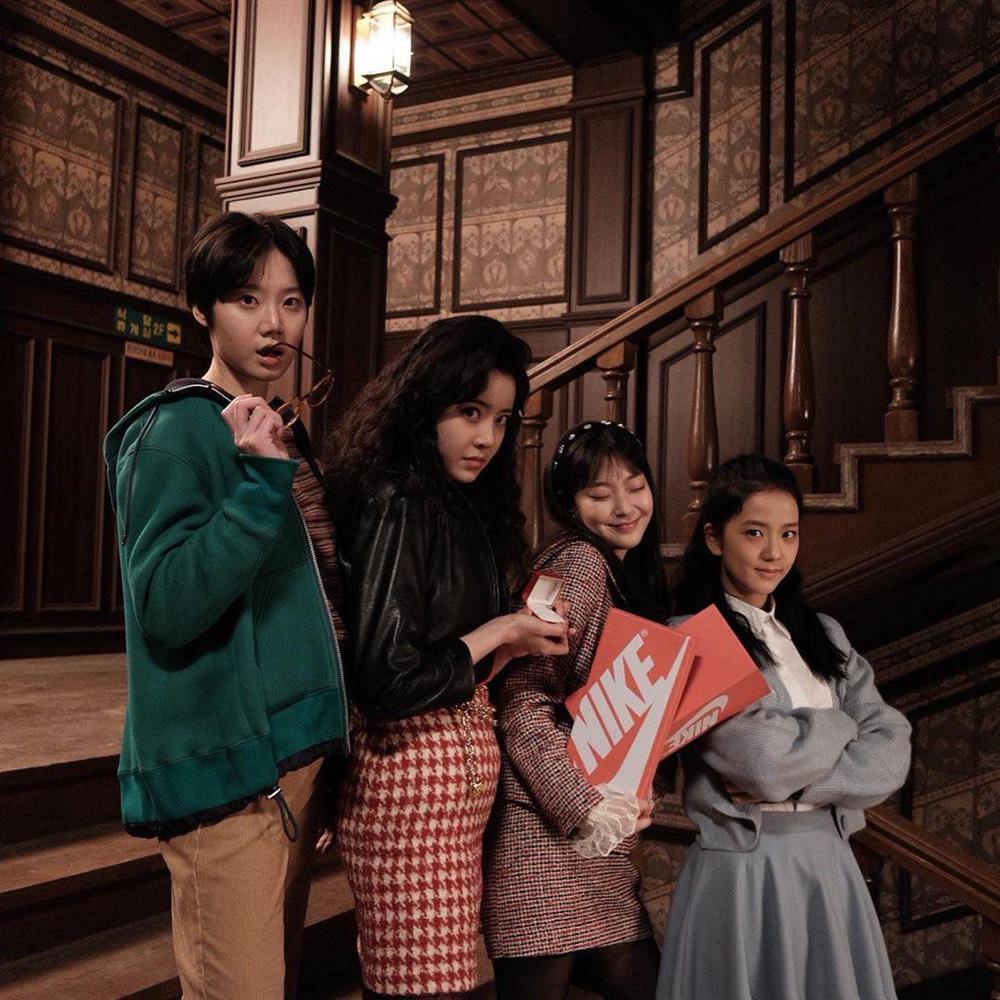 Jisoo (BLACKPINK) tưởng nhớ bạn diễn quá cố Kim Mi Soo-7