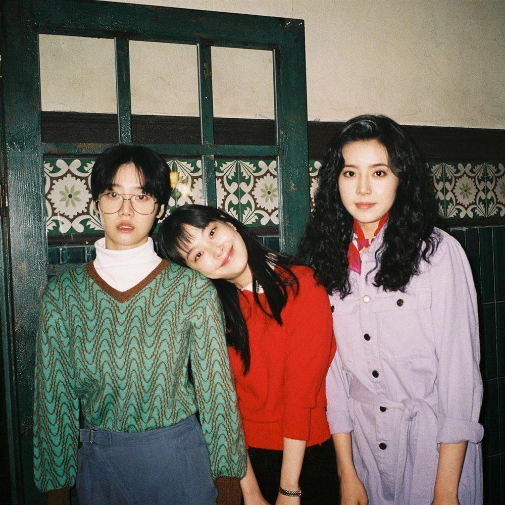 Jisoo (BLACKPINK) tưởng nhớ bạn diễn quá cố Kim Mi Soo-9