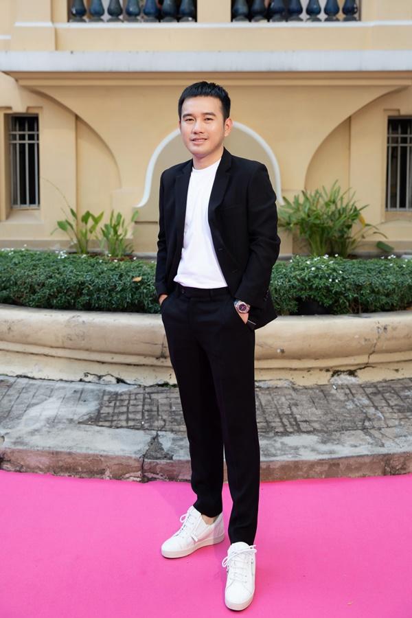 Lệ Quyên đeo nhẫn nặng trĩu tay đi sự kiện, vắng bóng phi công-12