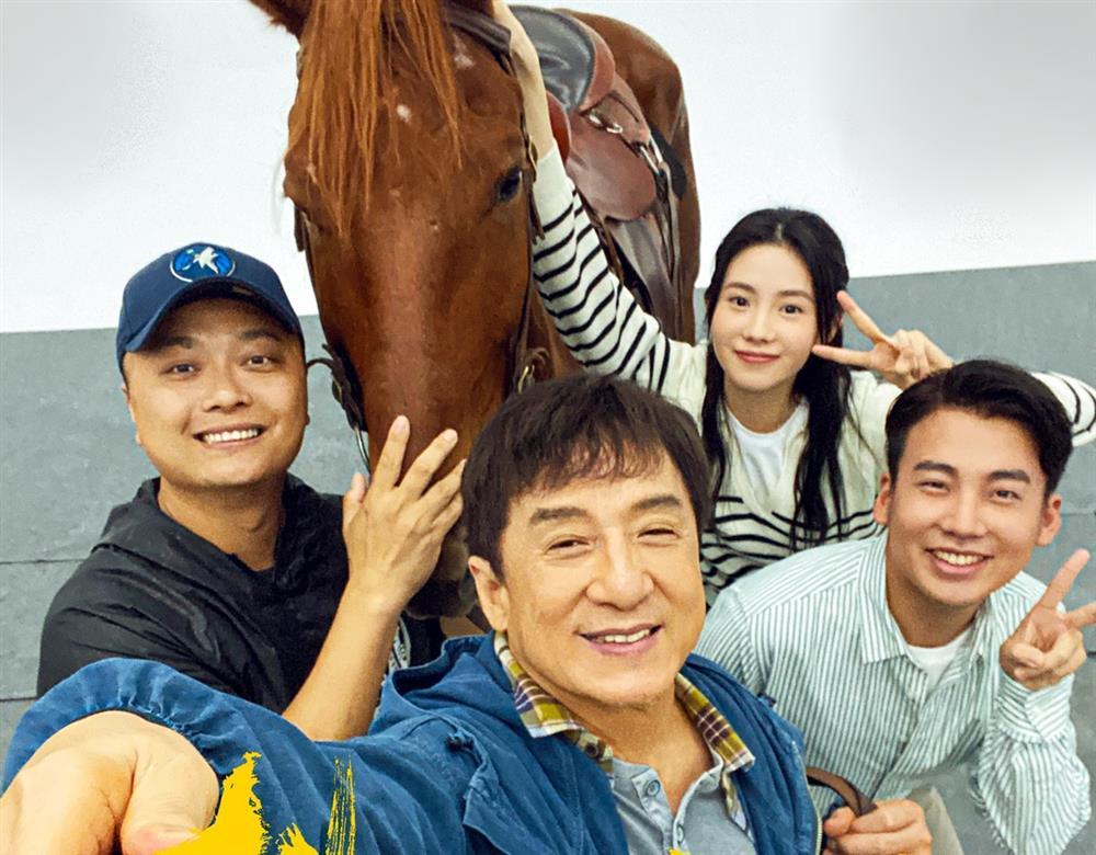 Thành Long phẫn nộ với nghệ sĩ trẻ-3