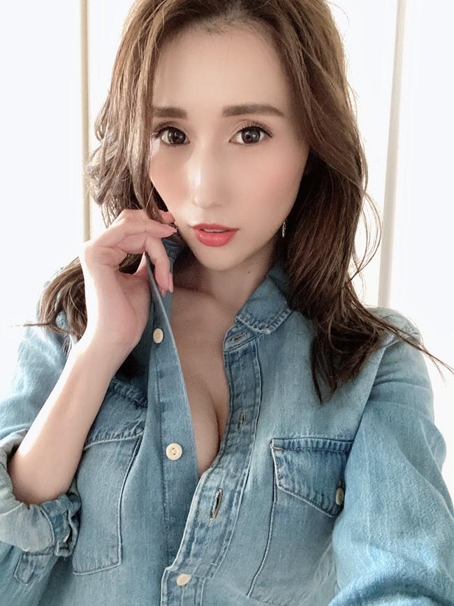 Nữ y tá tự tin siêu vòng một 101cm, bỏ nghề đi đóng phim 18+-15