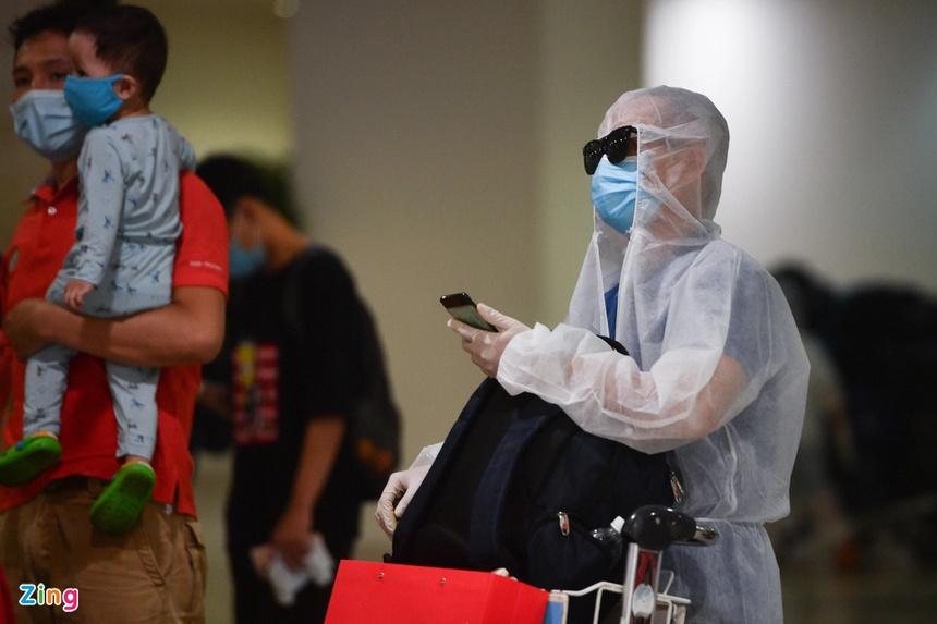 Chấp nhận bị trừ lương để về quê sớm, kịp cách ly trước Tết-3