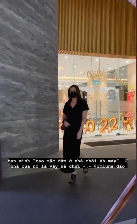 Bắt gặp Đào Bá Lộc mặc váy, đi giày cao tung tăng dạo phố-1