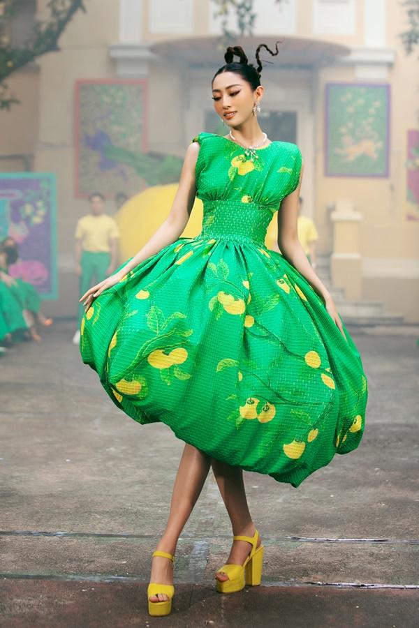 Màn catwalk 1 chín 1 mười của HHen Niê, Minh Tú, Lương Thùy Linh-2