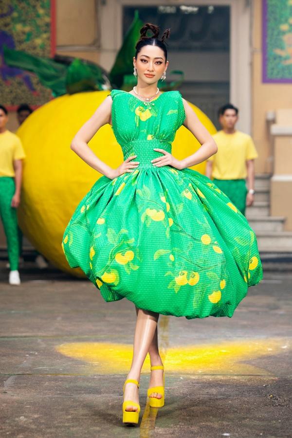 Màn catwalk 1 chín 1 mười của HHen Niê, Minh Tú, Lương Thùy Linh-3