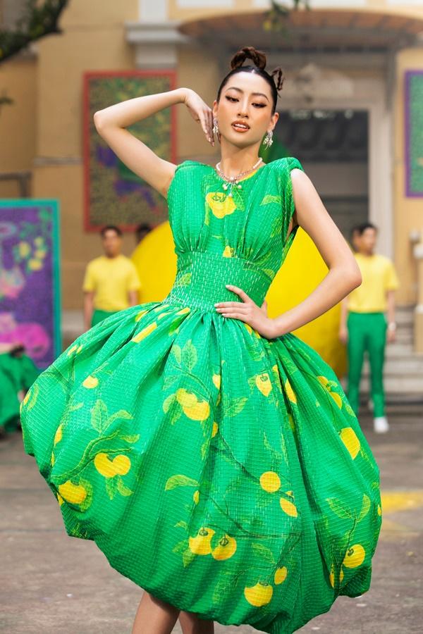 Màn catwalk 1 chín 1 mười của HHen Niê, Minh Tú, Lương Thùy Linh-4