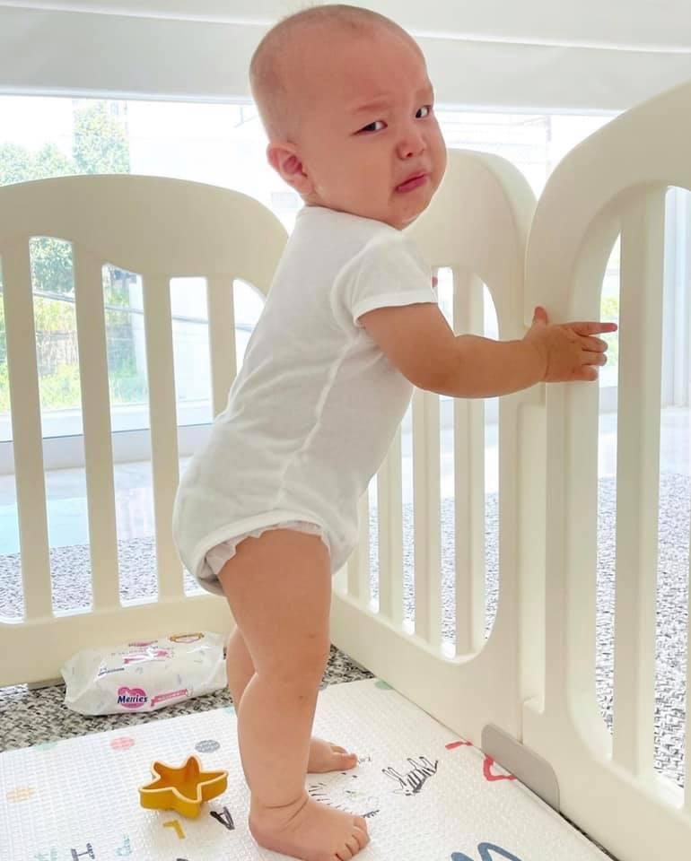 Phản ứng Hồ Ngọc Hà khi quý tử bị soi chân hoa gấm-7