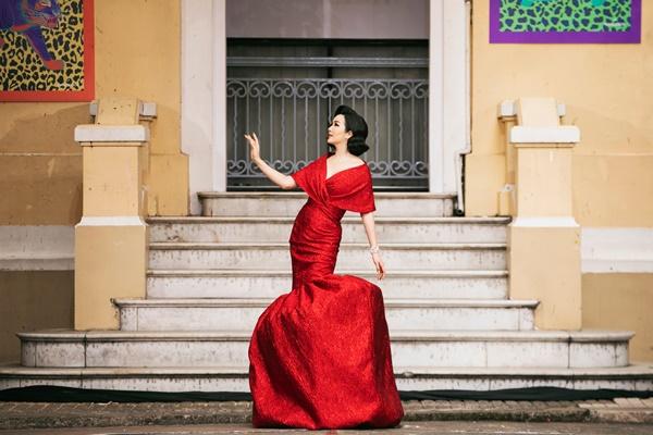 Màn catwalk 1 chín 1 mười của HHen Niê, Minh Tú, Lương Thùy Linh-11