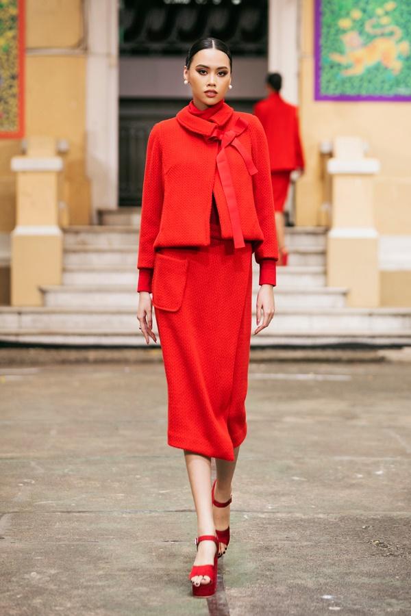 Màn catwalk 1 chín 1 mười của HHen Niê, Minh Tú, Lương Thùy Linh-13