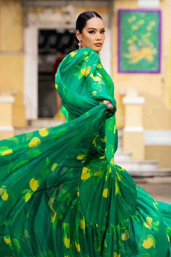 Màn catwalk 1 chín 1 mười của HHen Niê, Minh Tú, Lương Thùy Linh-20