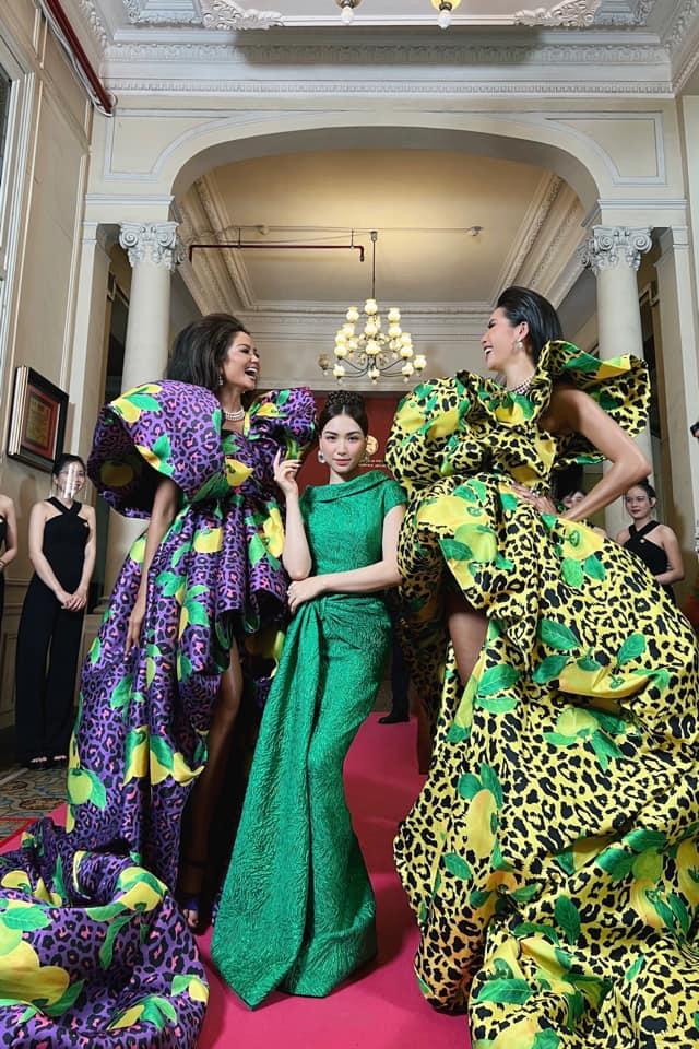 Hack chiều cao 1m80, Hòa Minzy cũng chỉ tới nách 2 mỹ nhân-3